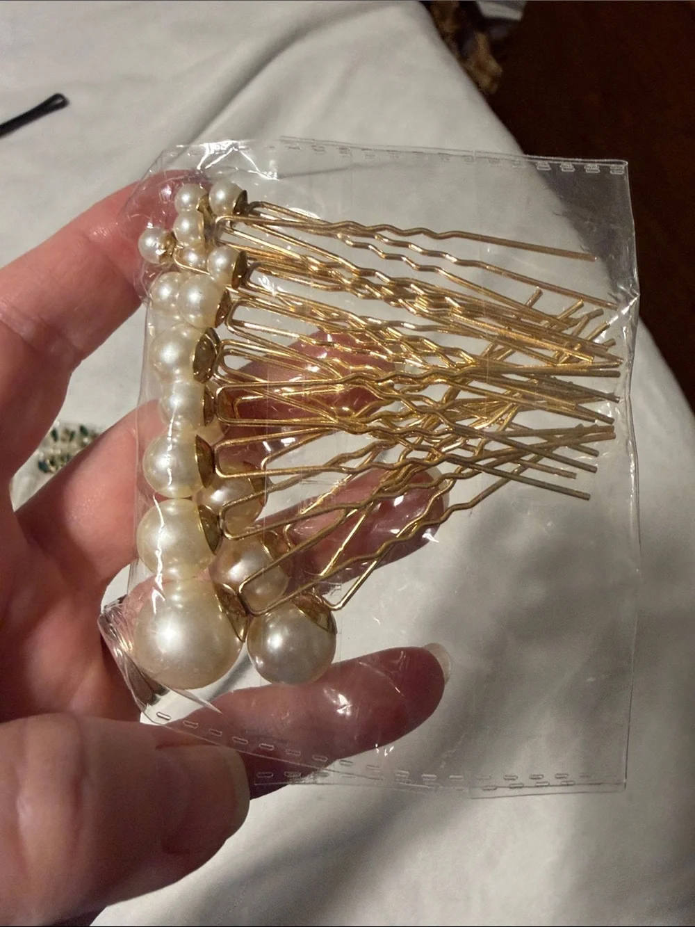 Gold Pearl and Leaf Hair Pins - Elegant Women’s Hair Accessories